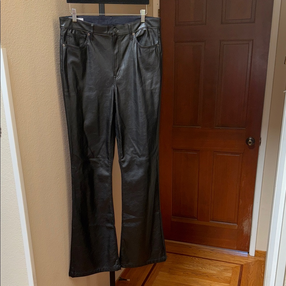 GAP Black Faux Leather 70s Flare High Rise Jeans Pants Women’s size 32 14 Tall